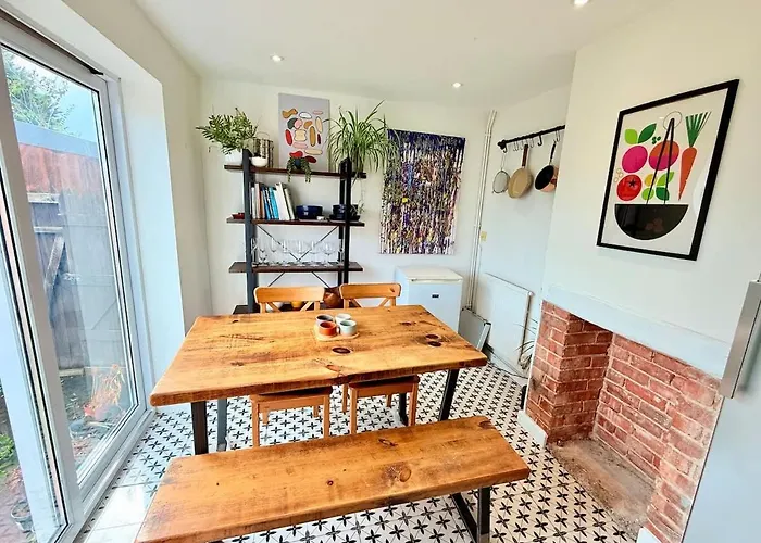 Nyaraló Calm Contemporary House With Private Drive & Garden Bristol