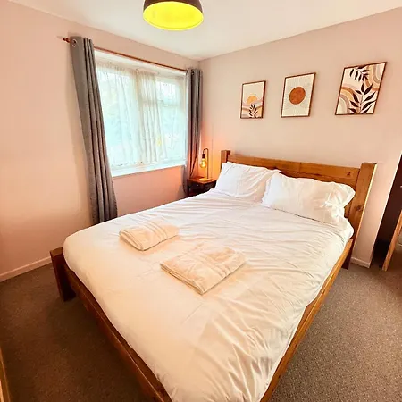 Artistic House With Private Drive & Garden * Bristol