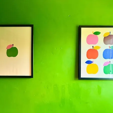 Colourful Contemporary House With Parking & Garden Дом отдыха